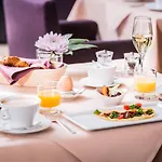 Exquisit Hotel 4*