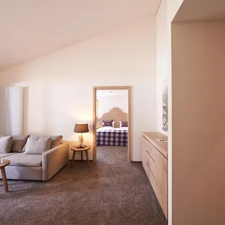 Hotel Exquisit 4*