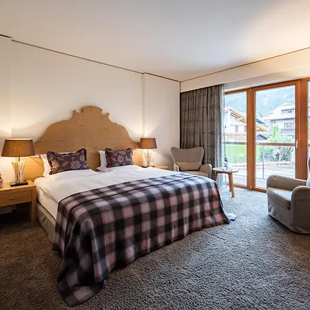 Exquisit Hotel 4*