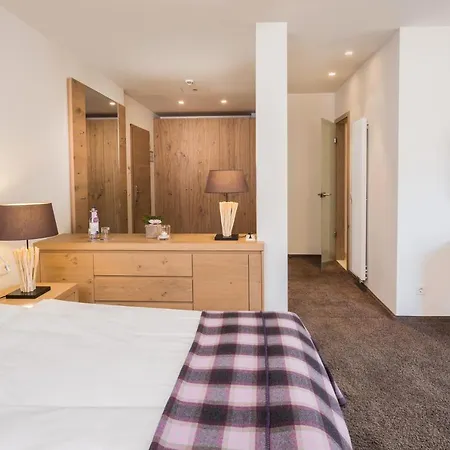 Hotel Exquisit 4*