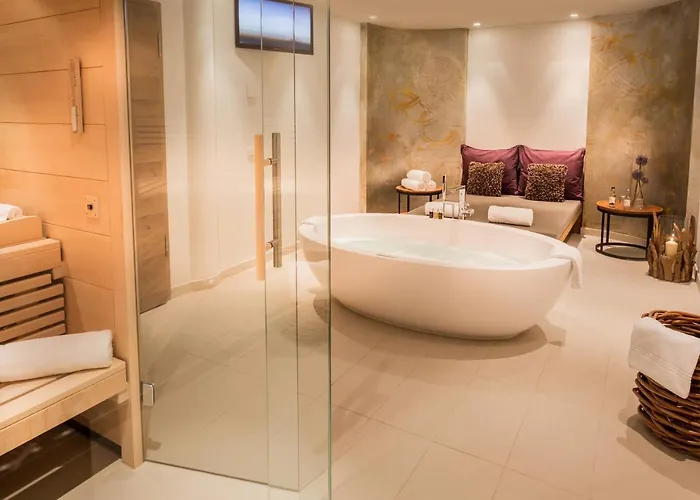 Hotel Exquisit 4*