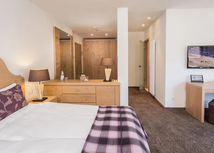 Hotel Exquisit 4*